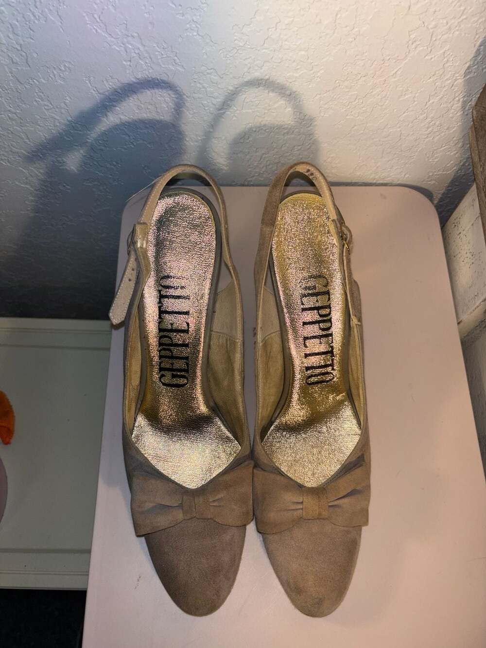 O2: Geppetto Vintage Suede Slingback Bow Heels Size 9N
